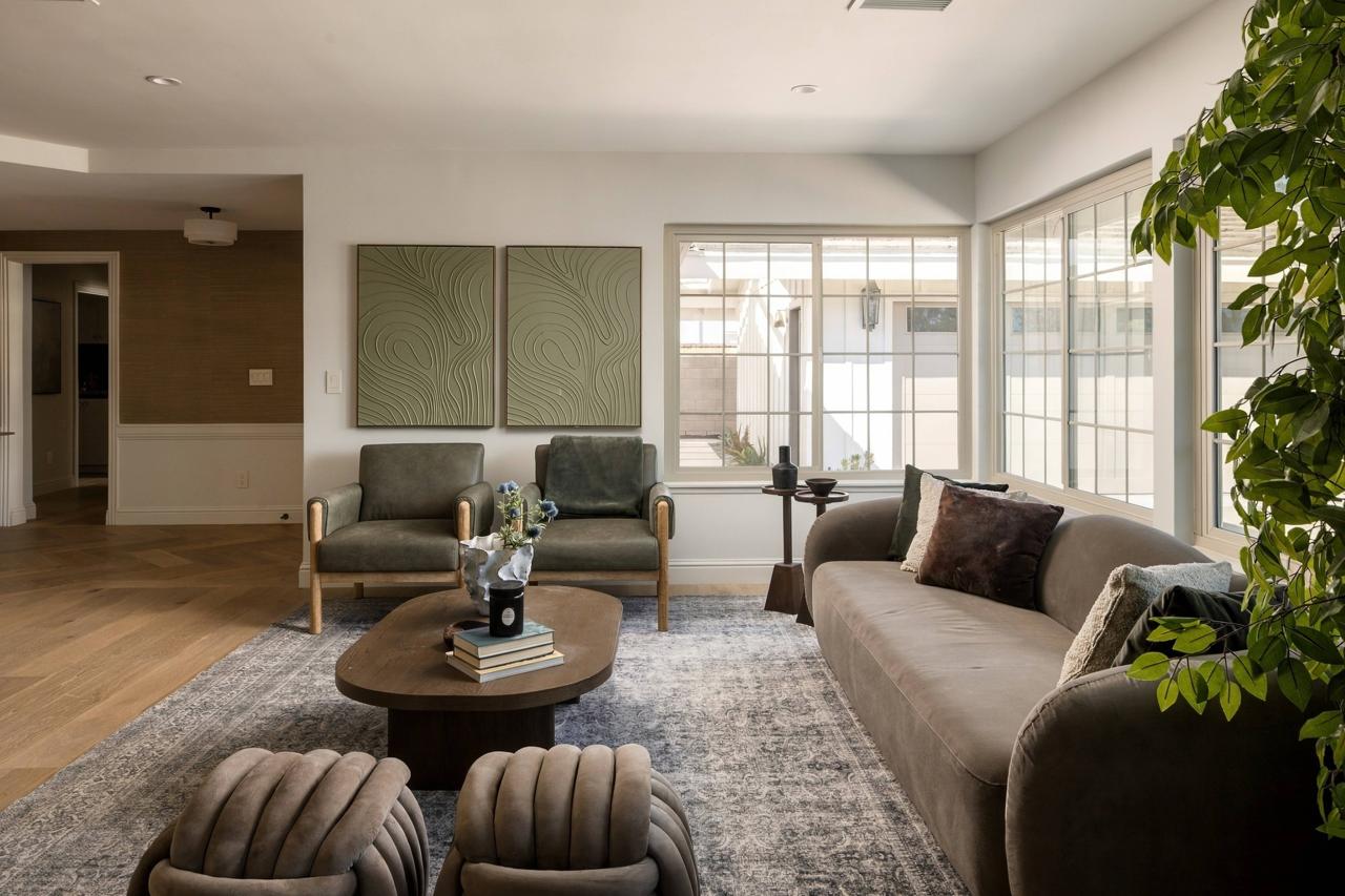 Living room, seating