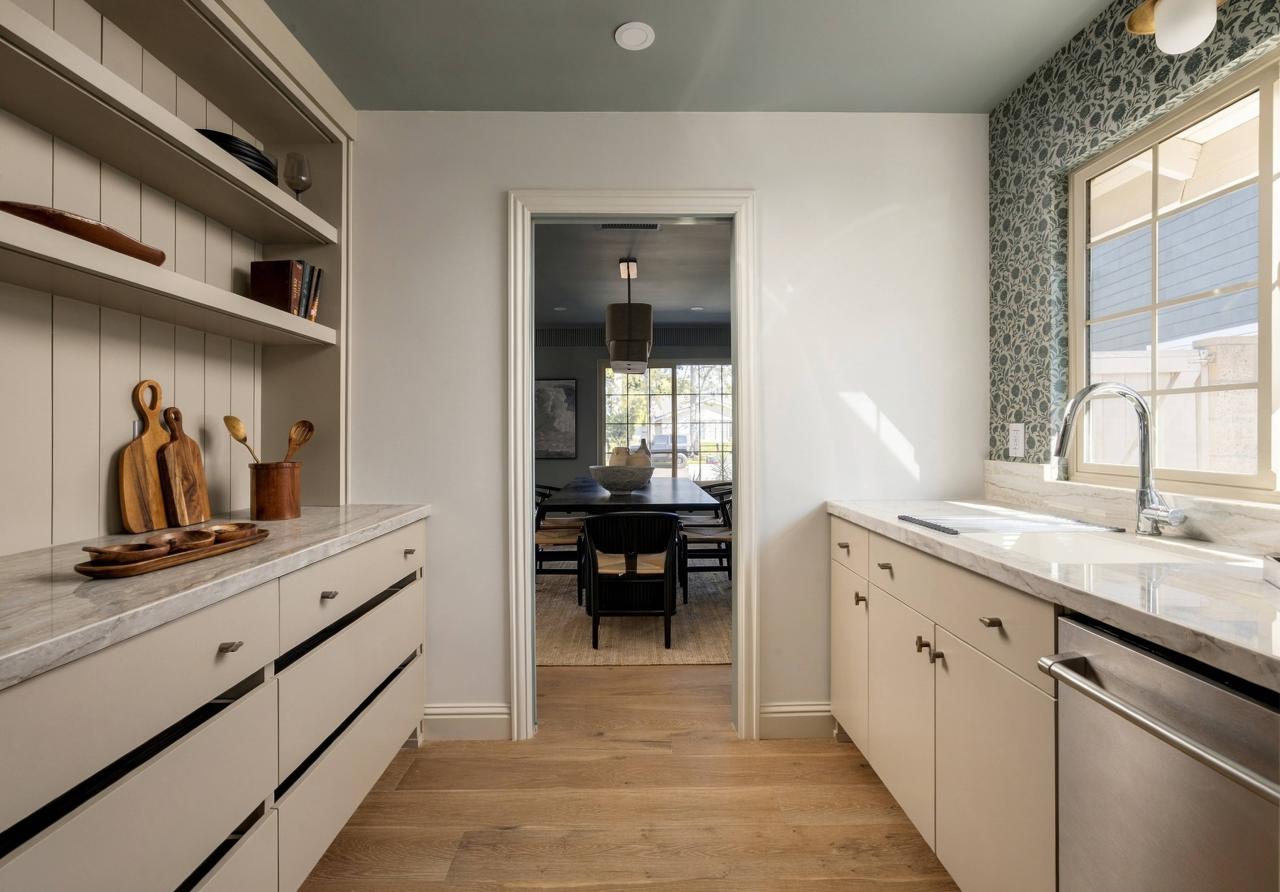 Butler's pantry