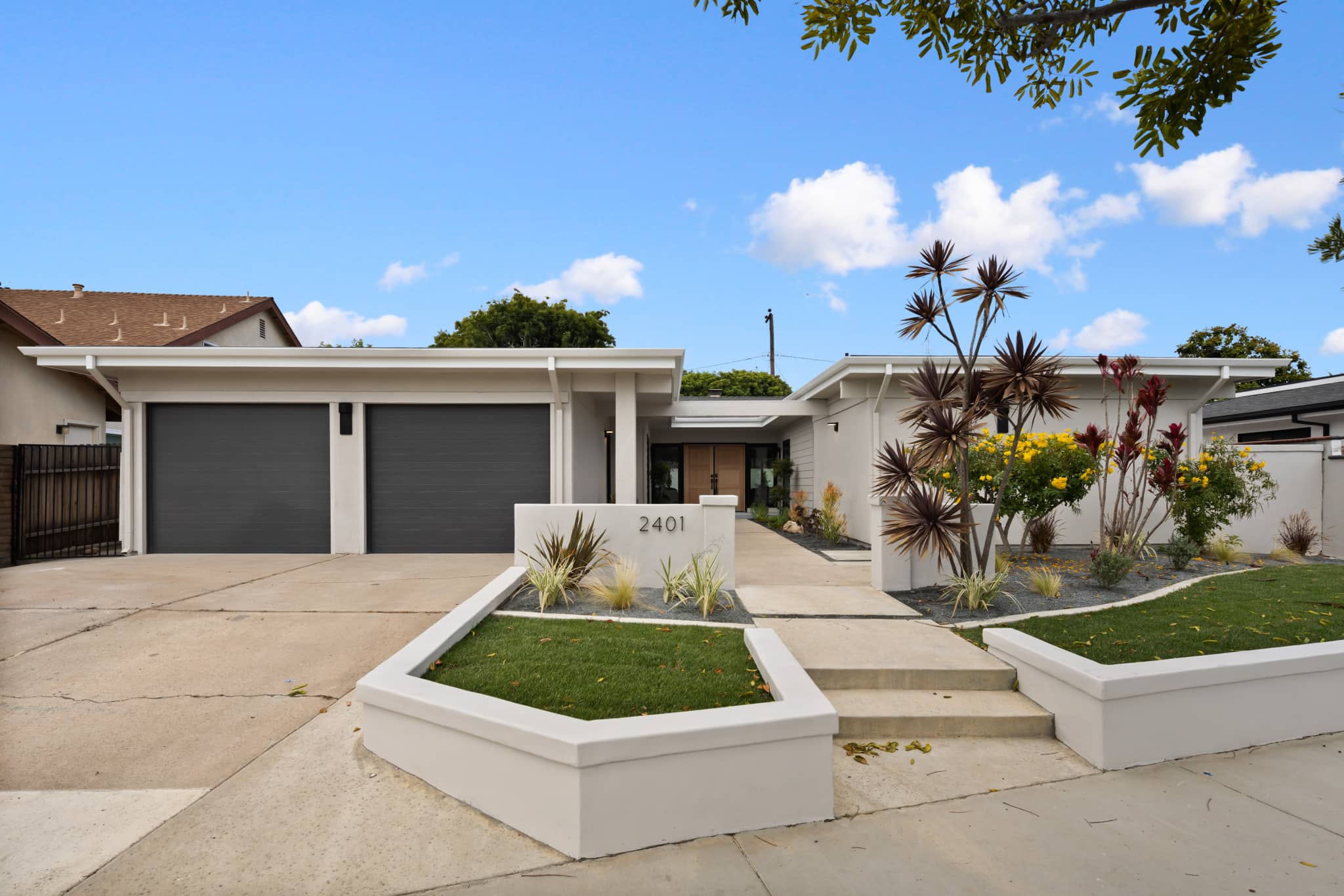 2401 Orchid Hill